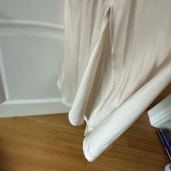 Selfie Leslie - Park Avenue Flutter Sleeve Side Split - Picture 4 of 4